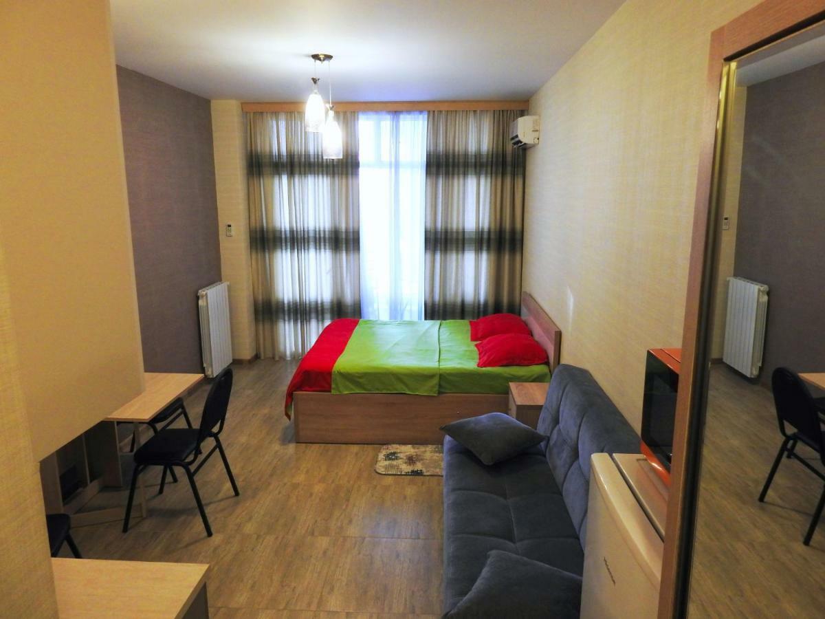Real Palace Apartment Batumi Exteriör bild